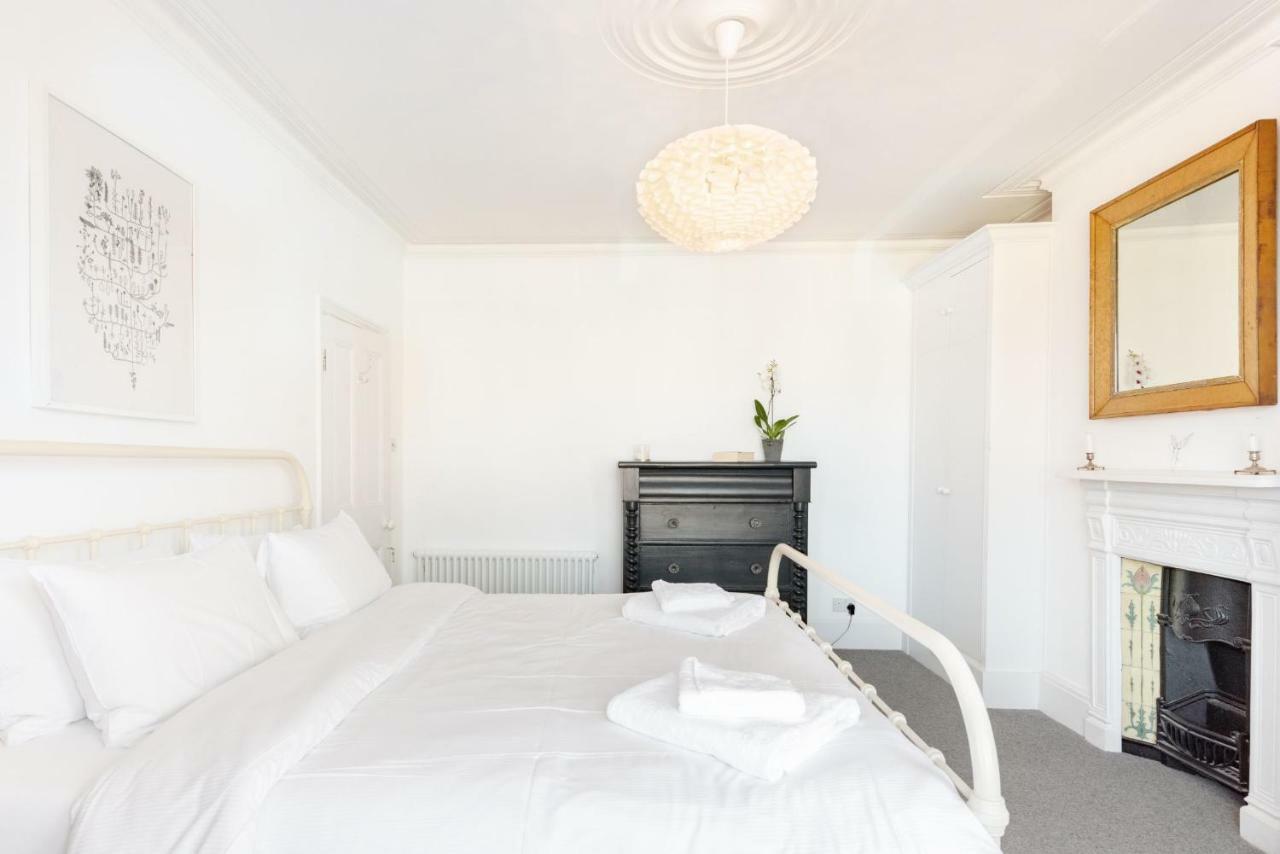 Hébergement de vacances Gorgeous, 4 Bed Victorian House In Dollis Hill