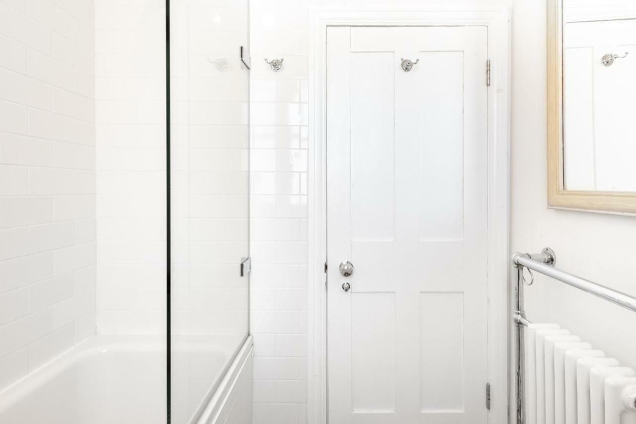 Hébergement de vacances Gorgeous, 4 Bed Victorian House In Dollis Hill